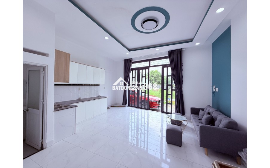 NHÀ ĐẸP HỐC MÔN , GẦN CHỢ , KCN GIÁ HƠN 700TR Sổ hồng riêng